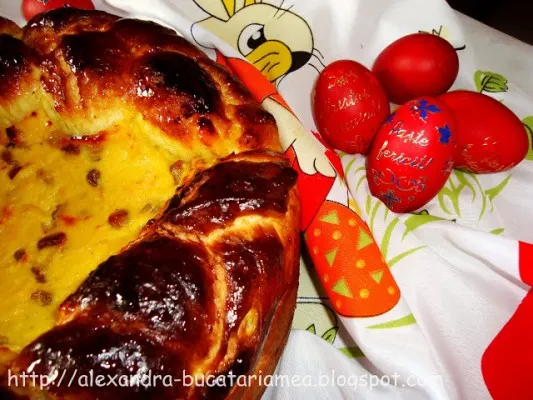 Pască cu brânză dulce şi stafide