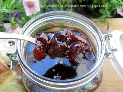 Dulceaţă de vişine întregi