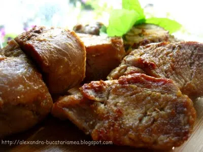 Muşchiuleţ de porc în vas de lut