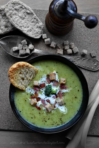 Supă cremă de cartofi şi broccoli