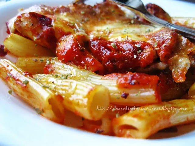 Paste cu pui şi mozzarella la cuptor