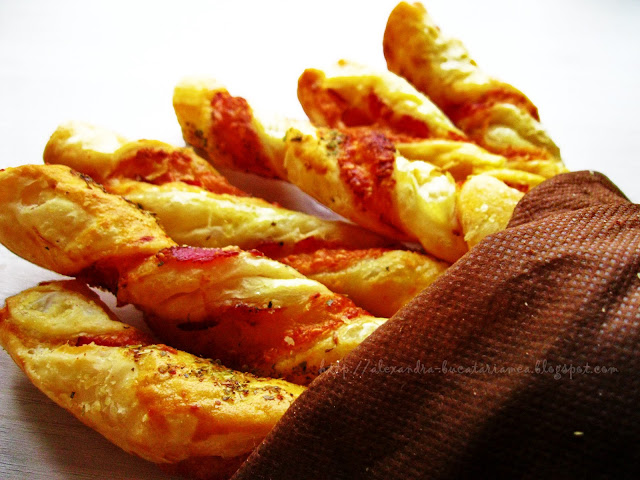 Baghete cu parmezan – Parmesan Puff Pastry Straws