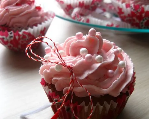Cranberry cupcake cu frosting de lămâie
