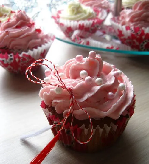 Cranberry cupcake cu frosting de lămâie