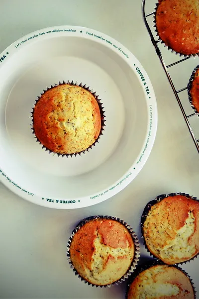 Muffins cu cream cheese, lime și semințe de mac