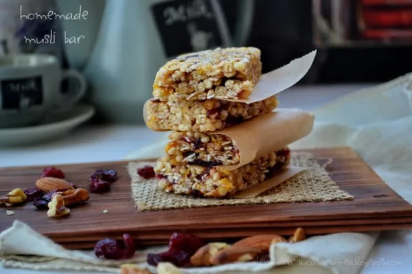 Musli bar – cu cranberries şi nuci