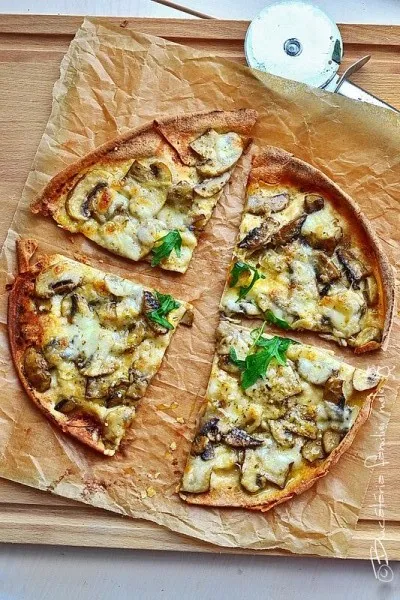 Pita Pizza cu Ciuperci