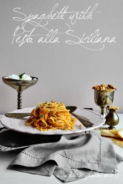 Pesto alla siciliana : ricotta, seminte de pin si nuci