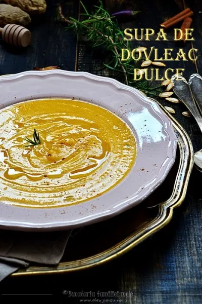 Supă cremă de dovleac copt și dulce