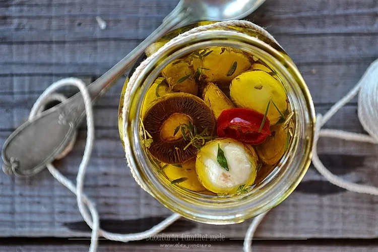 borcan cu ciuperci