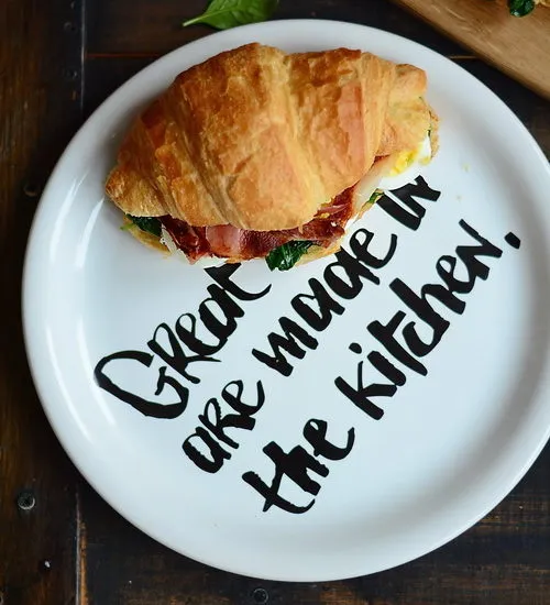 Best Croissant ever …. cu spanac, ou si bacon