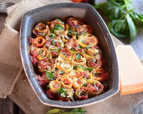Lasagna vegetariană – Dovlecei, sos marinara, brânzeturi…la cuptor