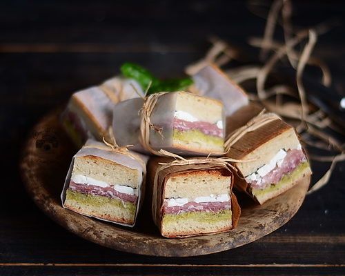 Sandwich presat pentru picnic – Pressed Italian Picnic Sandwiches