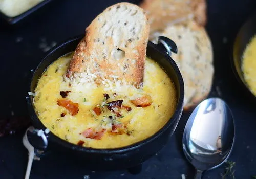Supă de bere cu bacon și brânză cheddar