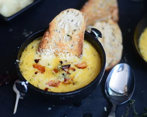 Supă de bere cu bacon și brânză cheddar