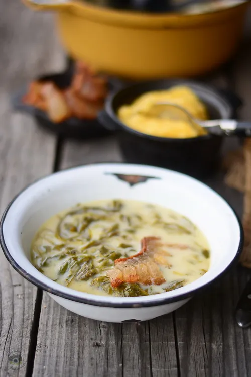Zama de şălate / Ciorba de salata verde / zama de salata verde cu slaninuta si mamaliga