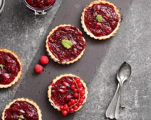 Mini tarte cu vișine și tapioca