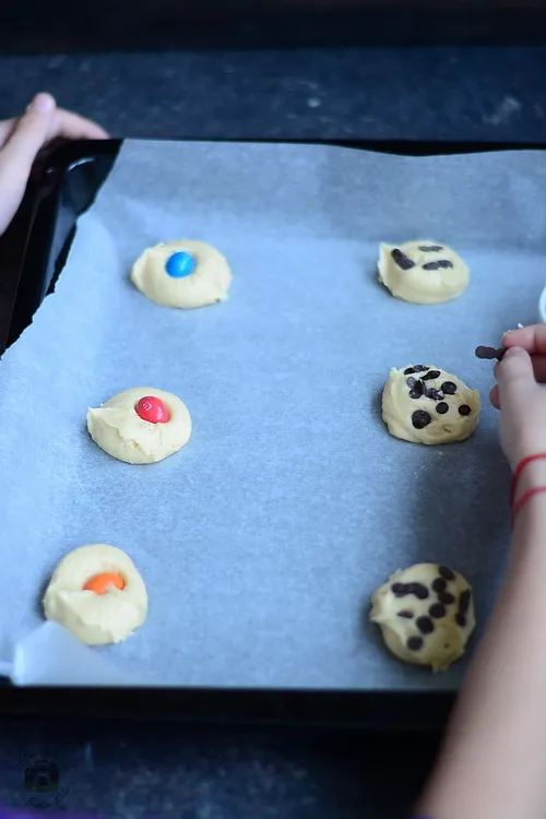 Chocolate Chip Cookies - Biscuiti cu ciocolata si M&M- Bucataria familiei mele- Alex Juncu