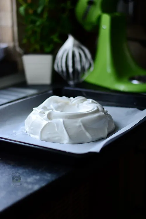 Pavlova cu crema de mascarpone si fructe -Bucataria familiei mele - Alex Juncu