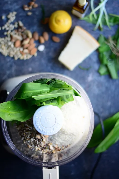 Pesto de leurda - Bucataria familiei mele