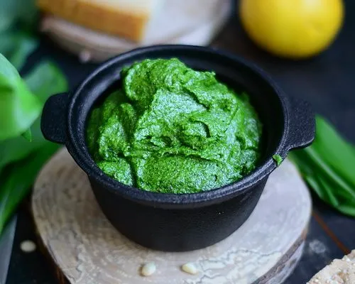 Pesto de leurdă