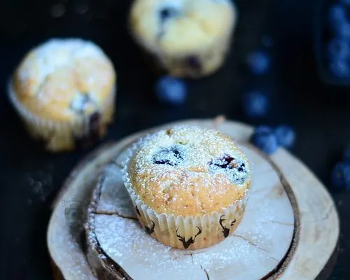 Muffins cu afine si mascarpone