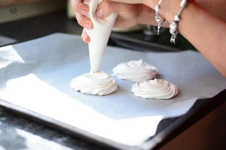 Bezea - mini pavlova 