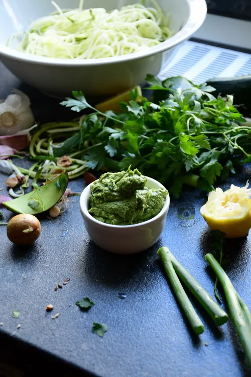 pesto de pătrunjel- alex juncu- Bucătăria Familiei mele