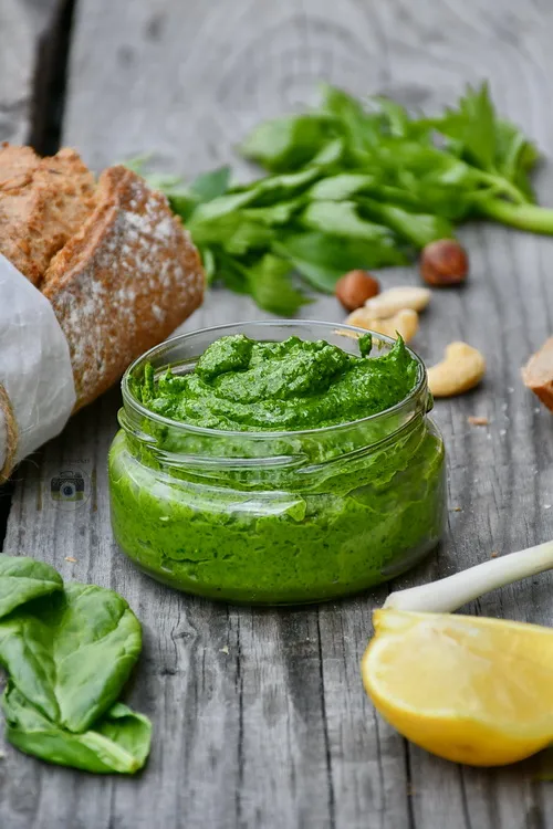 Pesto de leuștean - Bucătăria familiei mele _ alex juncu