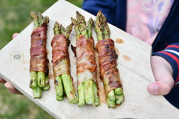 sparanghel cu bacon grill - bucătăria familiei mele -alex juncu