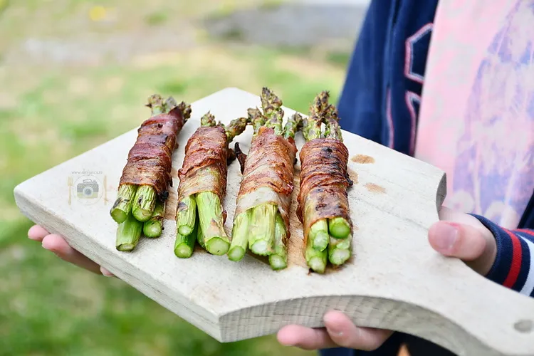 sparanghel invelit in bacon