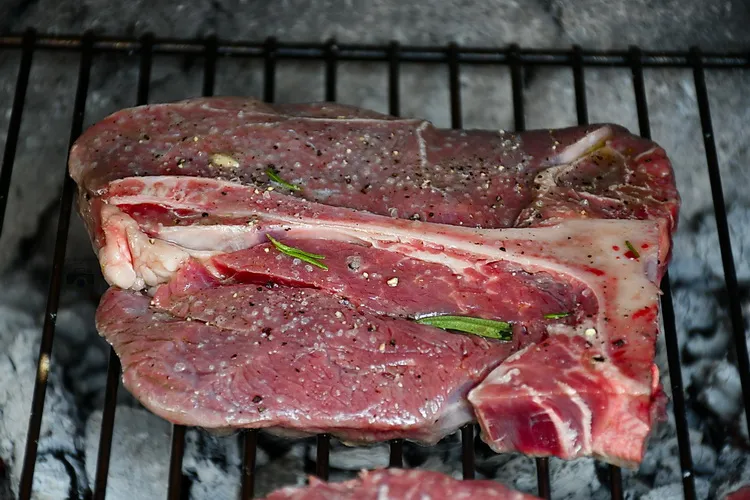 T-bone pe gratar - alex juncu - Bucataria familiei mele