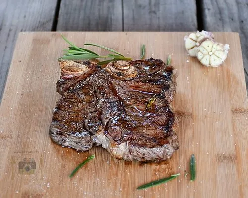 T-Bone Steak la grătar