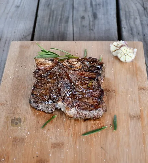 T-Bone Steak la grătar
