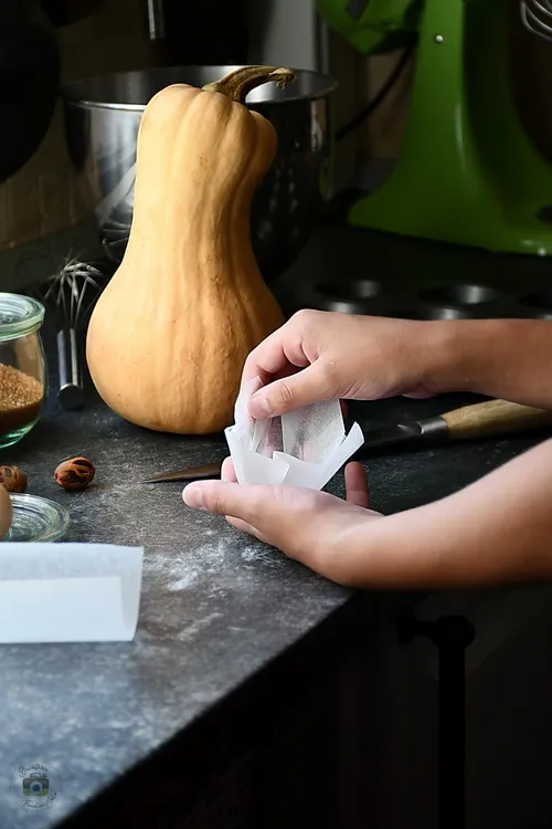 hârtii brioșe hand made - Bucătăria familiei mele - alex juncu