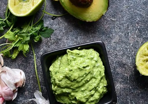 Chimichurri – sos verde cu avocado