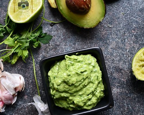 Chimichurri – sos verde cu avocado