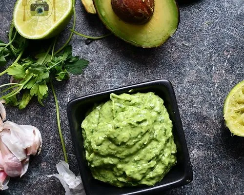 Chimichurri – sos verde cu avocado