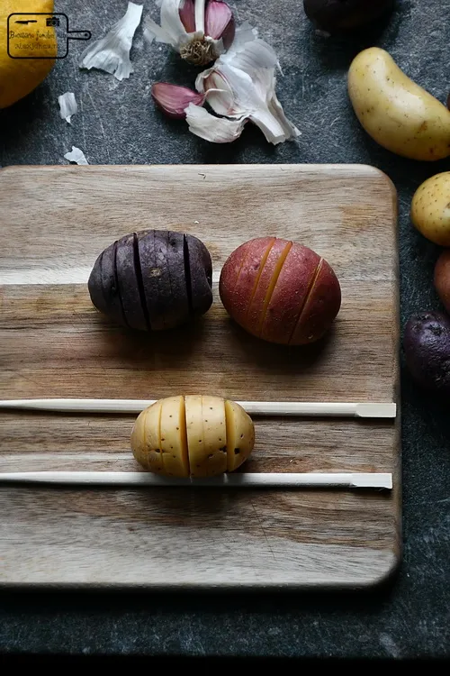Cartofi hasselback - Bucătăria familiei mele - www.alexjuncu.ro