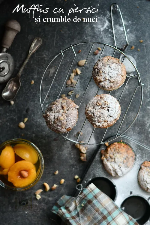 Muffins cu piersici - Bucătăria familiei mele-www.alexjuncu.ro