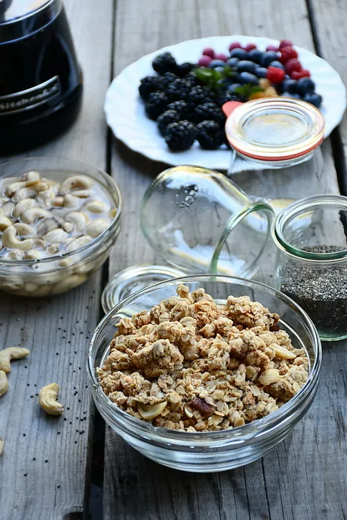 Granola- Bucătăria familiei mele - alex juncu