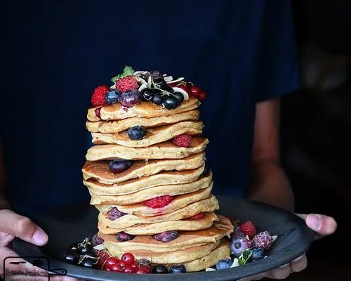 Pancakes cu făină de migdale și fructe de pădure / Clătite americane