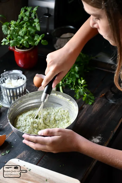Aluat pancake cu mazăre- Bucătăria familiei mele - www.alexjuncu.ro