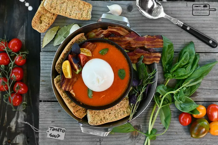Supa de rosii cu bacon- Bucătăria familiei mele - www.alexjuncu.ro