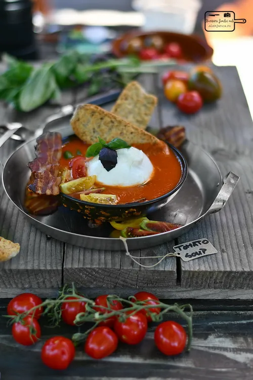 Supă de roșii cu burrata - Bucătăria familiei mele - www.alexjuncu.ro