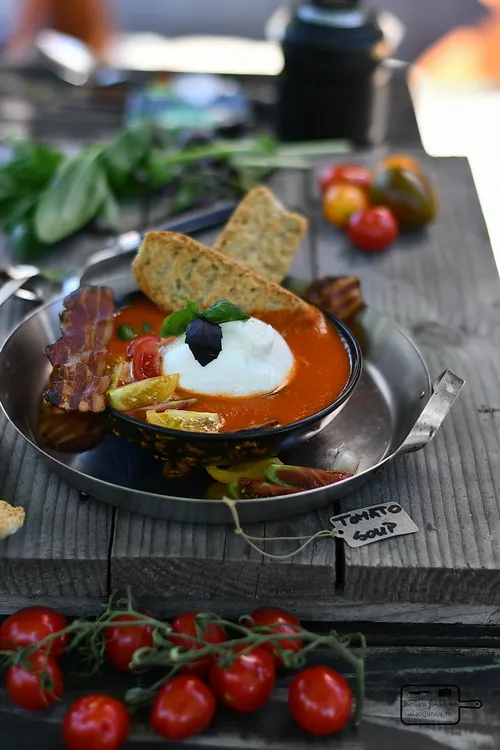 Supa de rosii cu bacon si Burrata- Bucătăria familiei mele - 