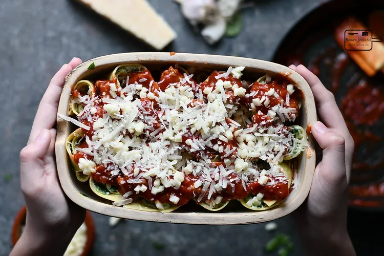 Lasagna rolls cu marinara - Bucătăria familiei mele - www.alexjuncu.ro