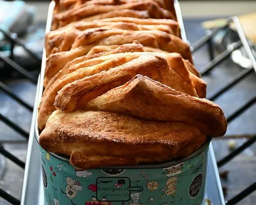 Cozonac felii sau pull-apart cinnamon bread