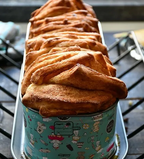 Cozonac felii sau pull-apart cinnamon bread