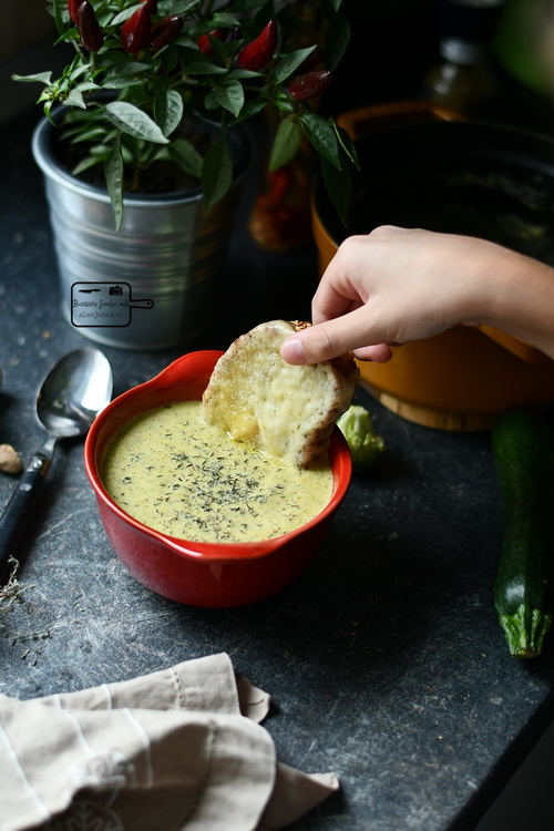 Supa crema de broccoli si zucchini - Bucătăria familiei mele. www.alexjuncu.ro